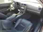 2013 Lexus IS 250 C z VIN JTHFF2C2XD2527991, wystawiony jako Copart lot #71718735 z przebiegiem 111 482 mil mil oraz Szkoda całkowita • Salvage title. Historia ofert i sprzedaży dostępna na DreamBid. Obrazek 8.