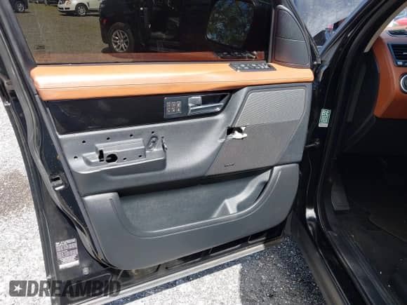 2011 Land Rover Range Rover Sport HSE Lux with VIN SALSK2D46BA263921, listed as a IAAI auction lot 43134754 with 88,878 mi miles and . Bid and sale history available at DreamBid. Image 12.