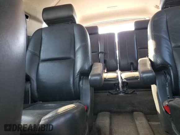 2008 Cadillac Escalade ESV с VIN 1GYFK66818R198559, выставлен на аукционе Copart как лот 84005015 с пробегом 240 223 миль миль и Списание • Salvage title. История ставок и продаж доступна на DreamBid. Изображение 10.