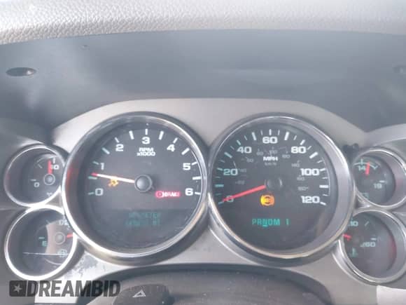 2014 Chevrolet Silverado 2500HD Work Truck z VIN 1GC1KVCG6EF144919, wystawiony jako IAAI lot #42968279 z przebiegiem 145 810 mil mil oraz . Historia ofert i sprzedaży dostępna na DreamBid. Obrazek 7.