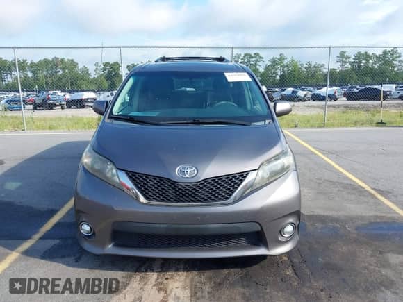 2012 Toyota Sienna SE with VIN 5TDXK3DCXCS258915, listed as a IAAI auction lot 42884001 with 282,094 mi miles and . Bid and sale history available at DreamBid. Image 12.
