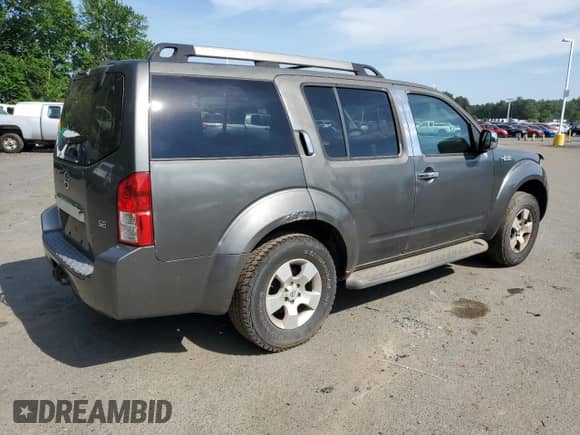 2005 Nissan Pathfinder SE with VIN 5N1AR18W25C717817, listed as a Copart auction lot 81368185 with 149,297 mi miles and Salvage title. Bid and sale history available at DreamBid. Image 3.