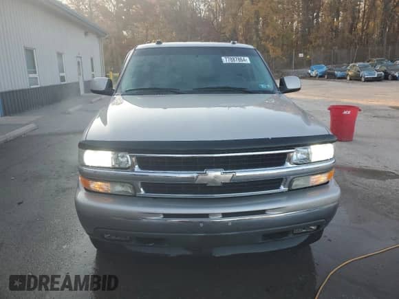 2005 Chevrolet Suburban LS with VIN 3GNFK16Z75G127872, listed as a Copart auction lot 77887864 with 201,471 mi miles and Salvage title. Bid and sale history available at DreamBid. Image 5.