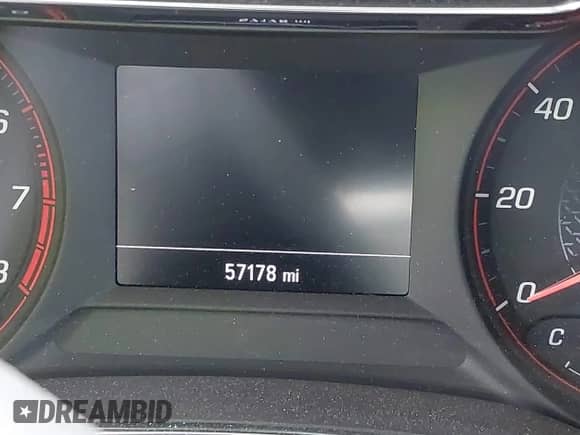 2022 Chevrolet TrailBlazer RS z VIN KL79MTSL9NB099057, wystawiony jako IAAI lot #42586975 z przebiegiem 57 178 mil mil oraz . Historia ofert i sprzedaży dostępna na DreamBid. Obrazek 14.