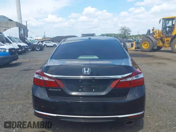2017 Honda Accord EX-L с VIN 1HGCR2F88HA028003, выставлен на аукционе IAAI как лот 42971337 с пробегом 87 740 миль миль и . История ставок и продаж доступна на DreamBid. Изображение 16.