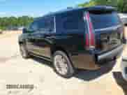 2015 Cadillac Escalade Platinum z VIN 1GYS4PKJ6FR695160, wystawiony jako IAAI lot #42664381 z przebiegiem 135 569 mil mil oraz . Historia ofert i sprzedaży dostępna na DreamBid. Obrazek 3.