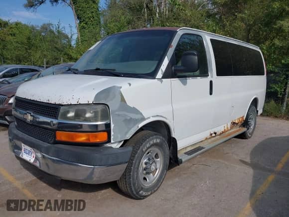 2007 Chevrolet Express Passenger с VIN 1GAHG35U871112554, выставлен на аукционе IAAI как лот 43154312 с пробегом 375 501 миль миль и . История ставок и продаж доступна на DreamBid. Изображение 2.