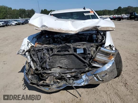2018 Chevrolet Silverado 1500 LT with VIN 3GCPCREC5JG379670, listed as a Copart auction lot 84902715 with 78,796 mi miles and Salvage title. Bid and sale history available at DreamBid. Image 5.