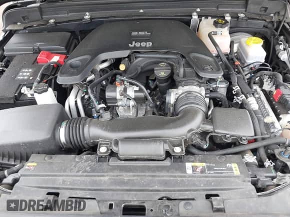 2021 Jeep Wrangler Unlimited Sahara Altitude z VIN 1C4HJXEG2MW622665, wystawiony jako IAAI lot #42257397 z przebiegiem 36 406 mil mil oraz . Historia ofert i sprzedaży dostępna na DreamBid. Obrazek 10.