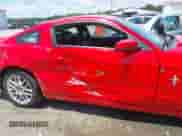 2014 Ford Mustang Premium с VIN 1ZVBP8AMXE5270445, выставлен на аукционе IAAI как лот 42622897 с пробегом 108 017 миль миль и . История ставок и продаж доступна на DreamBid. Изображение 12.