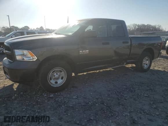 2019 Ram 1500 Express z VIN 1C6RR6FG4KS555312, wystawiony jako Copart lot #48769795 z przebiegiem 73 560 mil mil oraz Szkoda całkowita • Salvage title. Historia ofert i sprzedaży dostępna na DreamBid. Obrazek 1.