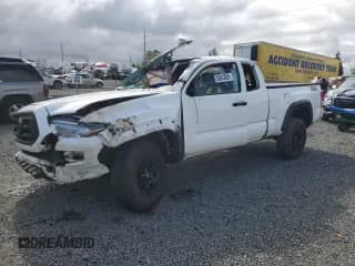 2022 Toyota Tacoma SR z VIN 3TYSZ5AN7NT079214, wystawiony jako Copart lot #56602005 z przebiegiem 78 413 mil mil oraz Szkoda całkowita • Salvage title. Historia ofert i sprzedaży dostępna na DreamBid. Obrazek 1.