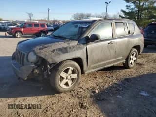 2010 Jeep Compass Sport z VIN 1J4NT1FB8AD671108, wystawiony jako Copart lot #82151454 z przebiegiem 206 413 mil mil oraz Szkoda całkowita • Salvage title. Historia ofert i sprzedaży dostępna na DreamBid. Obrazek 1.
