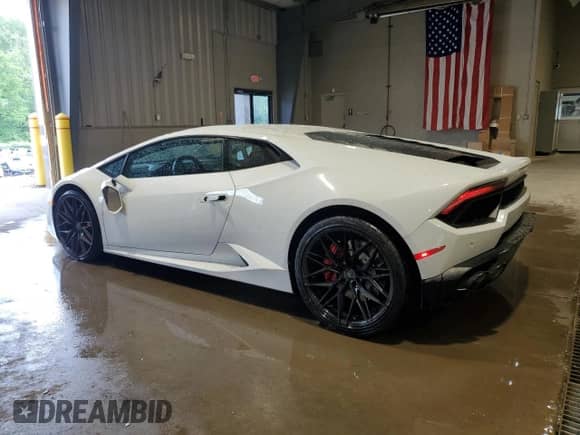 2018 Lamborghini Huracan LP 580-2 с VIN ZHWUC2ZF1JLA09635, выставлен на аукционе Copart как лот 60612885 с пробегом 22 907 миль миль и Списание • Salvage title. История ставок и продаж доступна на DreamBid. Изображение 2.