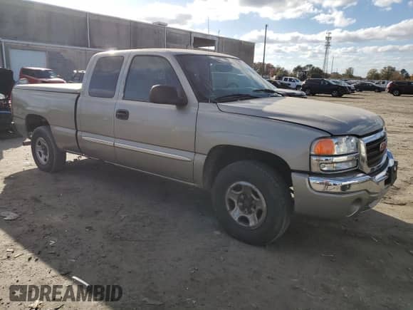 2003 GMC Sierra 1500 SLE with VIN 2GTEK19V831265505, listed as a Copart auction lot 79110744 with 251,425 mi miles and Clean title. Bid and sale history available at DreamBid. Image 4.