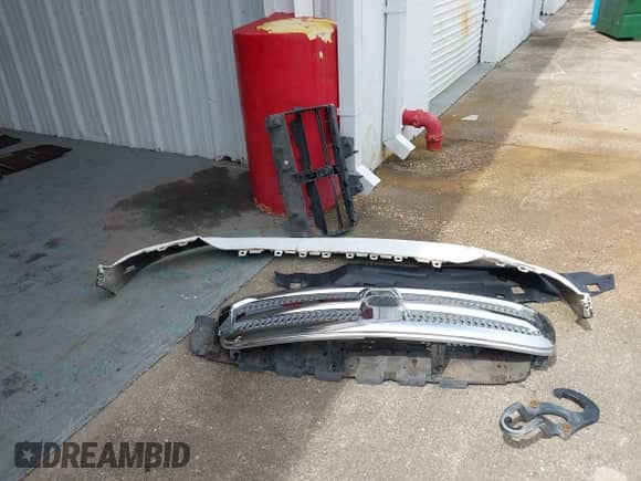 2014 Ram 1500 Longhorn z VIN 1C6RR7PM7ES353935, wystawiony jako IAAI lot #42781639 z przebiegiem 187 049 mil mil oraz . Historia ofert i sprzedaży dostępna na DreamBid. Obrazek 12.