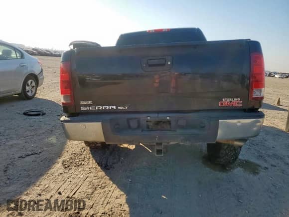 2011 GMC Sierra 1500 SLT z VIN 3GTP2WE30BG398100, wystawiony jako Copart lot #82204295 z przebiegiem 291 038 mil mil oraz Szkoda całkowita • Salvage title. Historia ofert i sprzedaży dostępna na DreamBid. Obrazek 6.