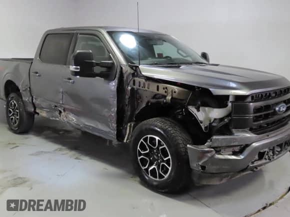 2023 Ford F-150 XL z VIN 1FTFW1E86PFA35761, wystawiony jako Copart lot #84470045 z przebiegiem 78 464 mil mil oraz Szkoda całkowita • Salvage title. Historia ofert i sprzedaży dostępna na DreamBid. Obrazek 1.