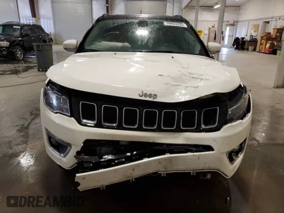 2020 Jeep Compass Limited with VIN 3C4NJDCB2LT137441, listed as a Copart auction lot 70953335 with 62,883 mi miles and Salvage title. Bid and sale history available at DreamBid. Image 5.