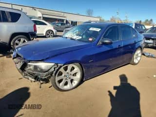 2007 BMW 3 Series 335i z VIN WBAVB73527PA66180, wystawiony jako Copart lot #89897505 z przebiegiem 113 234 mil mil oraz Szkoda całkowita • Salvage title. Historia ofert i sprzedaży dostępna na DreamBid. Obrazek 1.