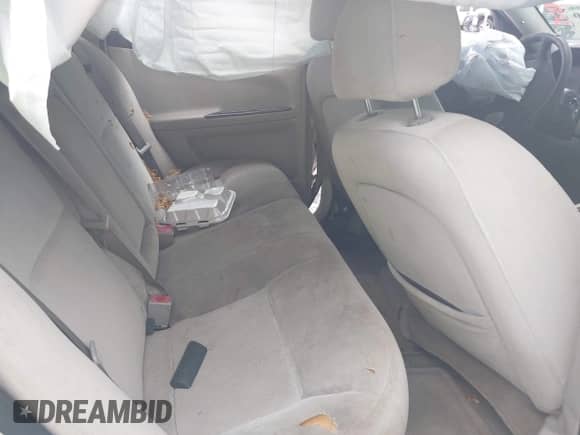 2007 Chevrolet Impala LS z VIN 2G1WB58KX79383848, wystawiony jako IAAI lot #43383290 z przebiegiem Nie podano mil oraz . Historia ofert i sprzedaży dostępna na DreamBid. Obrazek 8.