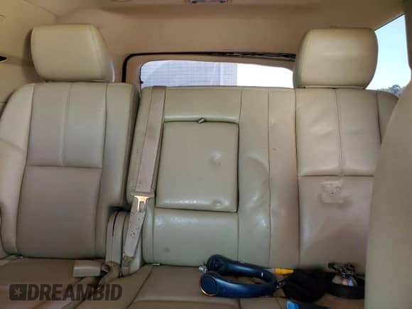 2011 Chevrolet Tahoe с VIN 1GNSKDFJ2BR259279, выставлен на аукционе Copart как лот 41371235 с пробегом 182 212 миль миль и Списание • Salvage title. История ставок и продаж доступна на DreamBid. Изображение 10.