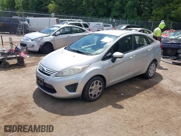 2012 Ford Fiesta S с VIN 3FADP4AJ6CM170110, выставлен на аукционе IAAI как лот 43058297 с пробегом 108 391 миль миль и . История ставок и продаж доступна на DreamBid. Изображение 2.
