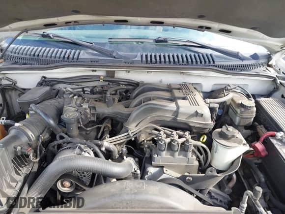 2005 Ford Explorer XLT with VIN 1FMZU63E55UB09619, listed as a IAAI auction lot 38048249 with 183,707 mi miles and . Bid and sale history available at DreamBid. Image 10.