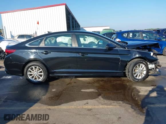 2018 Hyundai Sonata Eco с VIN 5NPE24AAXJH687054, выставлен на аукционе IAAI как лот 43245749 с пробегом 78 038 миль миль и . История ставок и продаж доступна на DreamBid. Изображение 14.