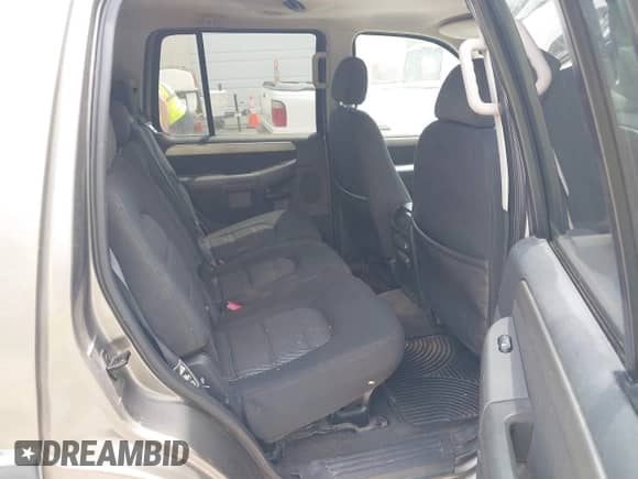 2003 Ford Explorer XLT with VIN 1FMZU63KX3UB62643, listed as a IAAI auction lot 42185398 with 175,926 mi miles and . Bid and sale history available at DreamBid. Image 8.