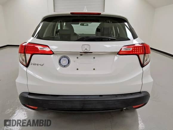 2020 Honda HR-V LX z VIN 3CZRU5H34LM702695, wystawiony jako Copart lot #80787745 z przebiegiem 26 881 mil mil oraz Czysty tytuł • Clean title. Historia ofert i sprzedaży dostępna na DreamBid. Obrazek 6.