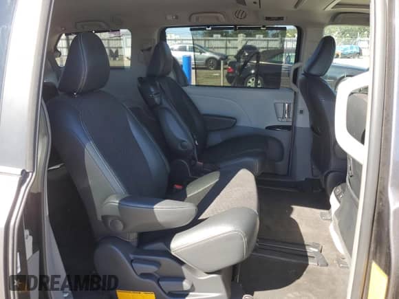 2012 Toyota Sienna SE z VIN 5TDXK3DC5CS239687, wystawiony jako Copart lot #71195805 z przebiegiem 115 143 mil mil oraz Szkoda całkowita • Salvage title. Historia ofert i sprzedaży dostępna na DreamBid. Obrazek 11.