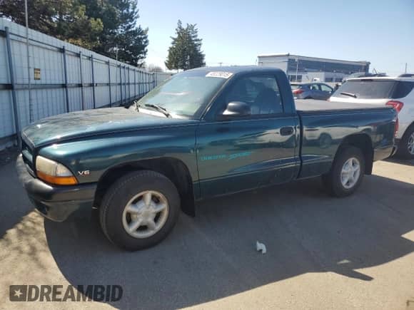 1998 Dodge Dakota SLT z VIN 1B7FL26X1WS700320, wystawiony jako Copart lot #48229015 z przebiegiem 160 722 mil mil oraz Szkoda całkowita • Salvage title. Historia ofert i sprzedaży dostępna na DreamBid. Obrazek 1.