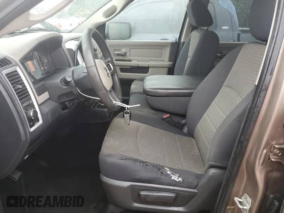 2009 Dodge 1500 SLT с VIN 1D3HB13T59S787979, выставлен на аукционе Copart как лот 73893584 с пробегом 133 948 миль миль и Списание • Salvage title. История ставок и продаж доступна на DreamBid. Изображение 7.