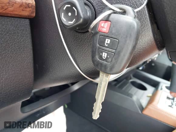 2019 Toyota Tundra SR5 с VIN 5TFAY5F11KX854581, выставлен на аукционе IAAI как лот 42158395 с пробегом 140 691 миль миль и . История ставок и продаж доступна на DreamBid. Изображение 11.