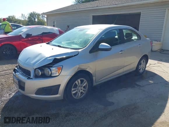 2013 Chevrolet Sonic LT с VIN 1G1JC5SH6D4213781, выставлен на аукционе IAAI как лот 43241459 с пробегом 110 179 миль миль и . История ставок и продаж доступна на DreamBid. Изображение 20.