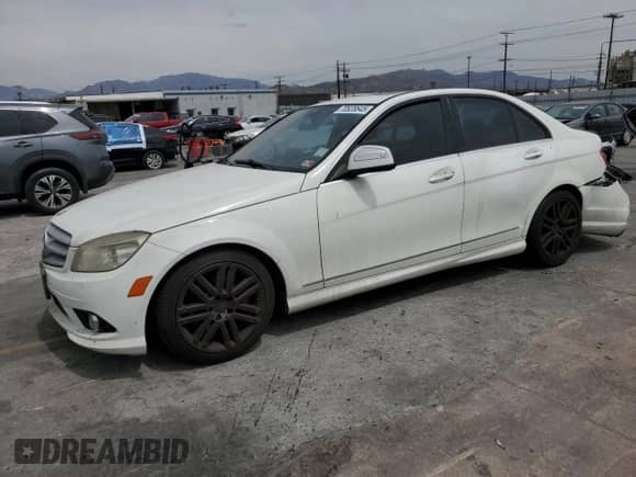2009 Mercedes-Benz C 300 Sport z VIN WDDGF54X49R061402, wystawiony jako Copart lot #70928645 z przebiegiem 245 217 mil mil oraz Szkoda całkowita • Salvage title. Historia ofert i sprzedaży dostępna na DreamBid. Obrazek 1.