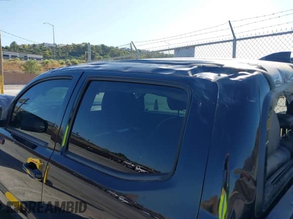 2018 Toyota Tacoma SR with VIN 5TFCZ5AN6JX156482, listed as a IAAI auction lot 42643556 with 112,895 mi miles and . Bid and sale history available at DreamBid. Image 16.