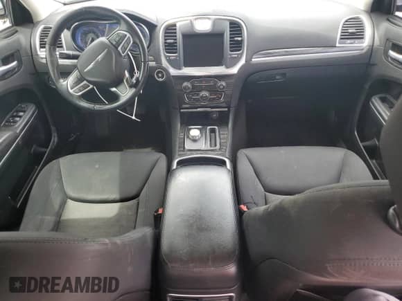 2018 Chrysler 300 Touring с VIN 2C3CCAAG5JH191552, выставлен на аукционе Copart как лот 56829755 с пробегом 144 795 миль миль и Списание • Salvage title. История ставок и продаж доступна на DreamBid. Изображение 8.