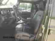 2021 Jeep Wrangler Unlimited Sahara Altitude z VIN 1C4HJXEN8MW794195, wystawiony jako Copart lot #61269515 z przebiegiem 28 118 mil mil oraz Szkoda całkowita • Salvage title. Historia ofert i sprzedaży dostępna na DreamBid. Obrazek 7.