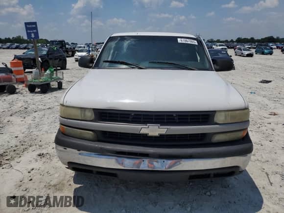 2002 Chevrolet Silverado 1500 z VIN 1GCEC14W62Z117467, wystawiony jako Copart lot #61867005 z przebiegiem 346 188 mil mil oraz Szkoda całkowita • Salvage title. Historia ofert i sprzedaży dostępna na DreamBid. Obrazek 5.