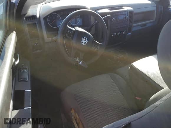 2012 Ram 1500 ST z VIN 3C6JD6DP9CG241260, wystawiony jako Copart lot #81074824 z przebiegiem 183 387 mil mil oraz Szkoda całkowita • Salvage title. Historia ofert i sprzedaży dostępna na DreamBid. Obrazek 8.