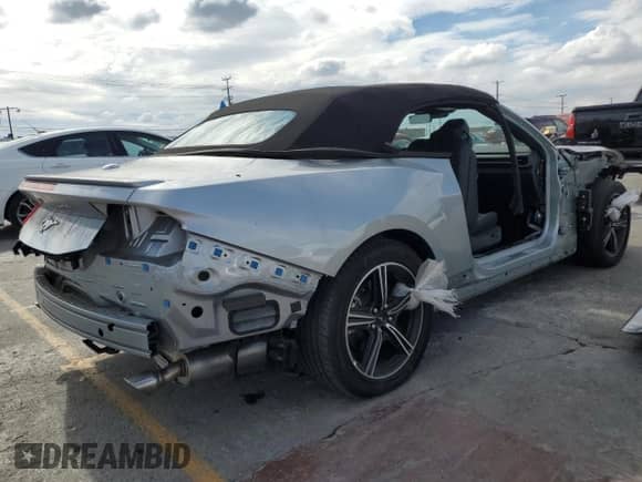 2025 Ford Mustang EcoBoost Premium с VIN 1FAGP8UH4S5119173, выставлен на аукционе Copart как лот 71020965 с пробегом 3 596 миль миль и Списание • Salvage title. История ставок и продаж доступна на DreamBid. Изображение 3.