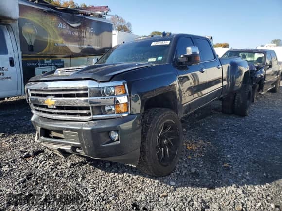 2019 Chevrolet Silverado 3500HD High Country с VIN 1GC4KYEY6KF228402, выставлен на аукционе Copart как лот 75241634 с пробегом 54 159 миль миль и Списание • Salvage title. История ставок и продаж доступна на DreamBid. Изображение 1.
