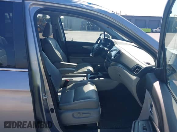 2017 Honda Pilot EX-L with VIN 5FNYF6H77HB069321, listed as a IAAI auction lot 42880282 with 110,987 mi miles and . Bid and sale history available at DreamBid. Image 5.