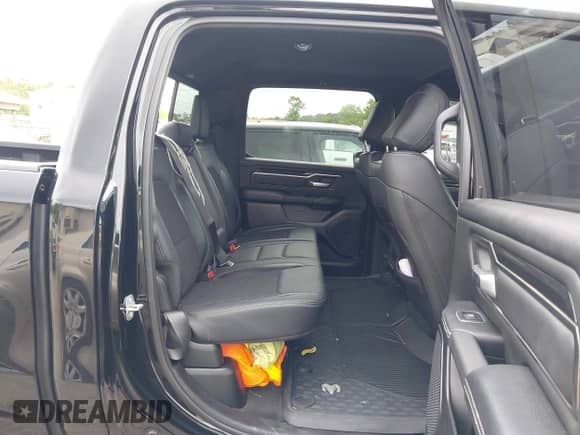 2020 Ram 1500 Rebel z VIN 1C6SRFLT7LN196248, wystawiony jako IAAI lot #42221745 z przebiegiem 40 860 mil mil oraz . Historia ofert i sprzedaży dostępna na DreamBid. Obrazek 8.