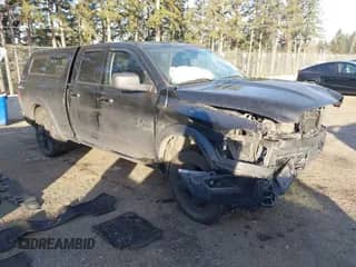 2019 Ram 1500 Warlock z VIN 1C6RR7GT6KS717328, wystawiony jako IAAI lot #41385503 z przebiegiem 80 844 mil mil oraz . Historia ofert i sprzedaży dostępna na DreamBid. Obrazek 1.