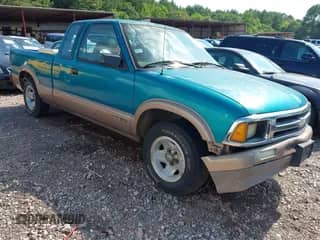 1996 Chevrolet S-10 LS с VIN 1GCCS1944T8125785, выставлен на аукционе IAAI как лот 42453400 с пробегом Не указан миль и . История ставок и продаж доступна на DreamBid. Изображение 1.