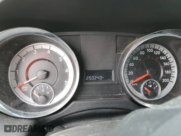 2011 Dodge Caravan with VIN 2D4JN1AG4BR722929, listed as a Copart auction lot 64454644 with 250,240 mi miles and Salvage title. Bid and sale history available at DreamBid. Image 9.