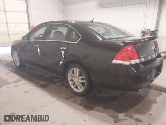 2010 Chevrolet Impala LTZ z VIN 2G1WC5EMXA1155924, wystawiony jako IAAI lot #43445319 z przebiegiem 209 290 mil mil oraz . Historia ofert i sprzedaży dostępna na DreamBid. Obrazek 3.